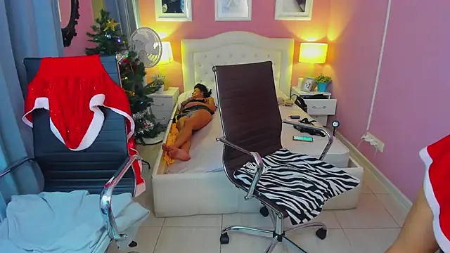 EricaAndPenelopa online show from December 2024 11:41:02 AM