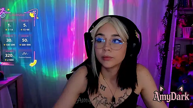 Snapshot of _AmyDark chatting on October 2025 11:22:02 PM AmyDark online show from October 2025 11:22:02 PM