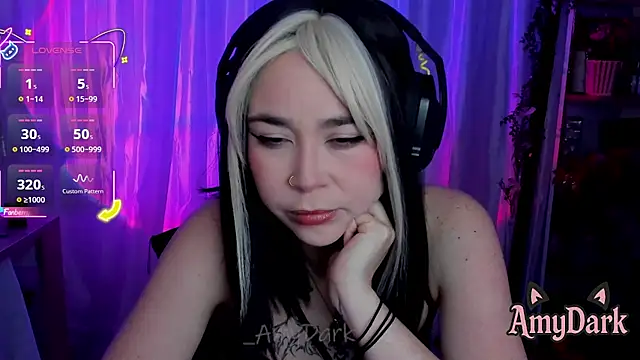 Snapshot of _AmyDark chatting on October 2025 03:33:01 PM AmyDark online show from October 2025 03:33:01 PM