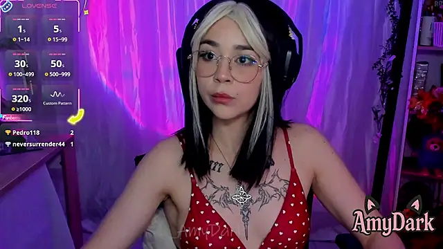 Snapshot of _AmyDark chatting on October 2025 02:33:01 AM AmyDark online show from October 2025 02:33:01 AM