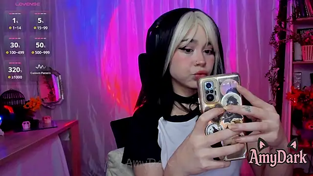 Snapshot of _AmyDark chatting on November 2025 12:10:02 AM AmyDark online show from November 2025 12:10:02 AM