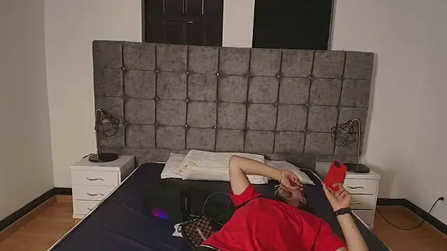 Amadeo Wild online show from February 2025 11:56:02 PM