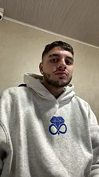 Amadeo Wild online show from September 2025 02:14:01 AM