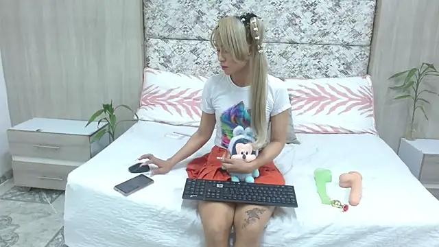 Snapshot of adara_deidara chatting on March 2025 12:35:02 PM adara deidara online show from March 2025 12:35:02 PM