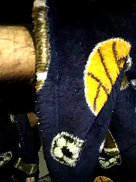 Leocesar37 online show from November 2025 11:10:01 AM