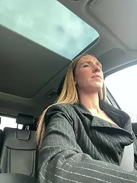 lola tentatiion online show from February 2025 01:38:02 PM