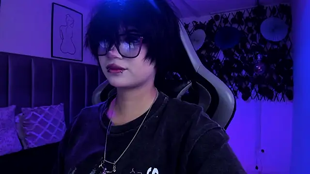 Kitty Gang online show from March 2026 01:44:01 AM