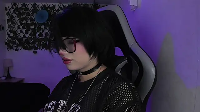 Snapshot of Kitty_Gang chatting on June 2026 12:52:02 AM Kitty Gang online show from June 2026 12:52:02 AM