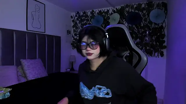 Snapshot of Kitty_Gang chatting on July 2026 12:59:01 AM Kitty Gang online show from July 2026 12:59:01 AM