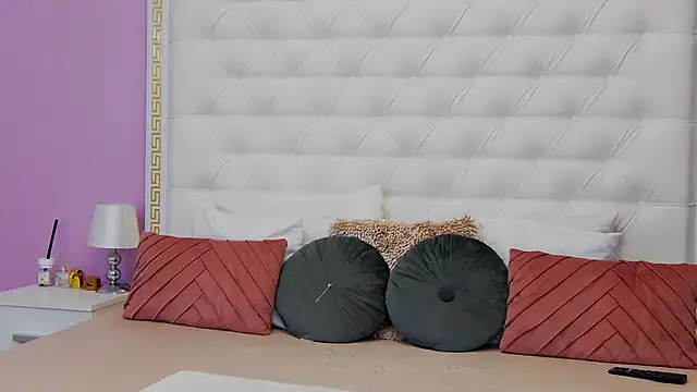 Lenna Paul online show from March 2025 04:49:02 AM