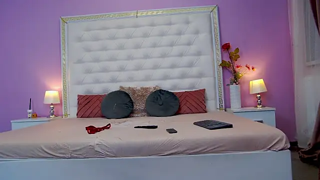 Lenna Paul online show from September 2025 04:06:01 AM