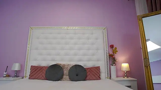 Lenna Paul online show from December 2025 04:10:02 AM