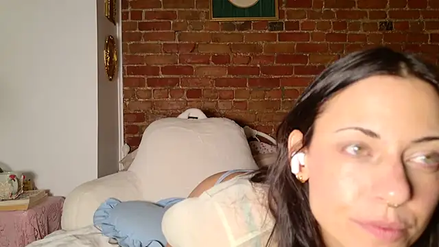 Snapshot of MaeDaybaby chatting on October 2025 12:15:02 AM MaeDaybaby online show from October 2025 12:15:02 AM