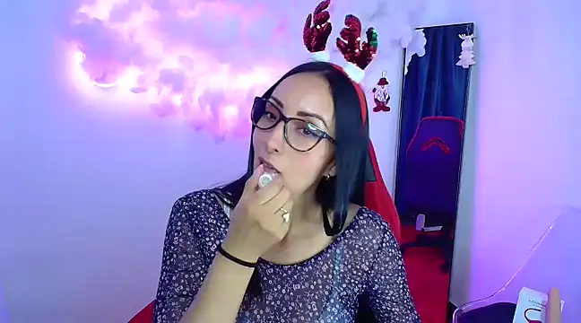 yaralyminjo2 online show from December 2024 02:06:02 PM