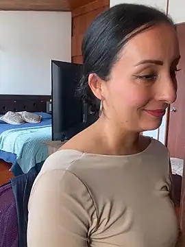 yaralyminjo2 online show from March 2025 05:39:01 PM