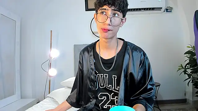 Snapshot of novaybrian chatting on January 2025 12:43:02 PM novaybrian online show from January 2025 12:43:02 PM