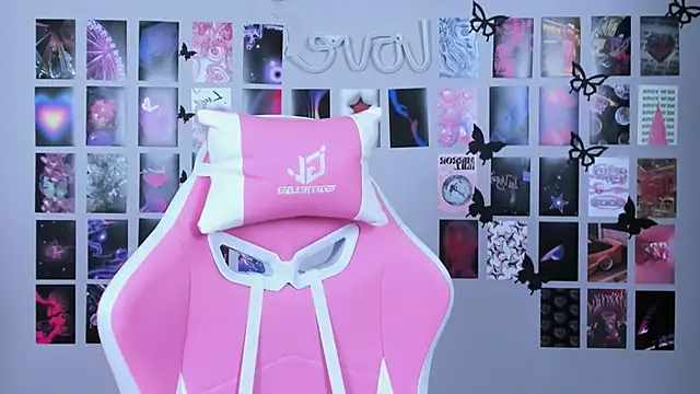 MiaMilas online show from February 2025 04:54:02 AM