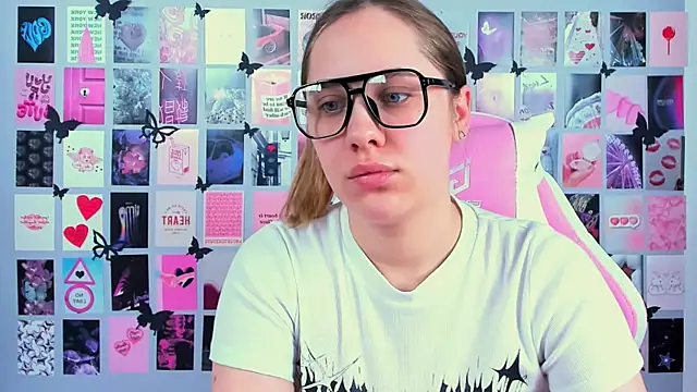 MiaMilas online show from March 2025 06:27:01 AM