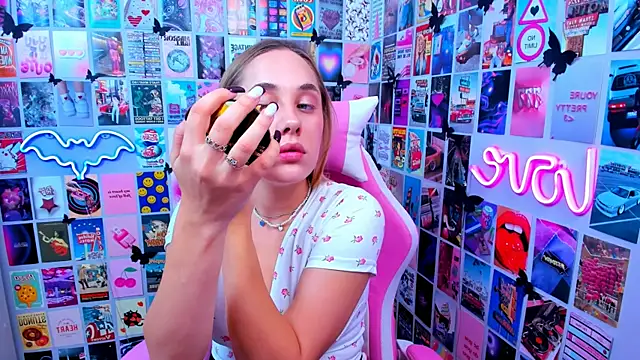 MiaMilas online show from September 2025 05:29:02 PM