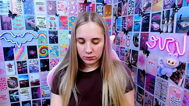 MiaMilas online show from January 2026 03:36:01 PM