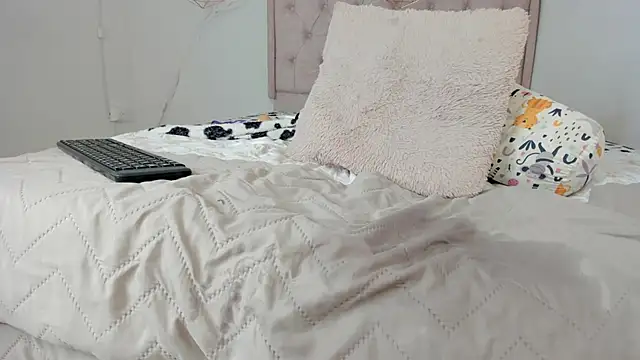 kristakinnky online show from January 2025 07:48:02 PM