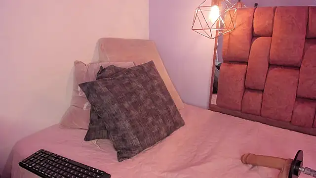 Snapshot of kristakinnky chatting on February 2026 11:44:02 AM kristakinnky online show from February 2026 11:44:02 AM