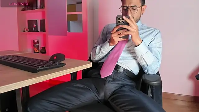 Snapshot of pablo-rincon95 chatting on November 2025 08:46:02 PM pablo-rincon95 online show from November 2025 08:46:02 PM