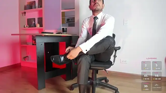 Snapshot of pablo-rincon95 chatting on November 2025 12:18:01 PM pablo-rincon95 online show from November 2025 12:18:01 PM