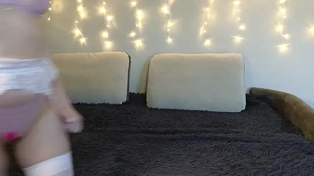 Tutti Frutt1s online show from February 2026 05:39:01 AM