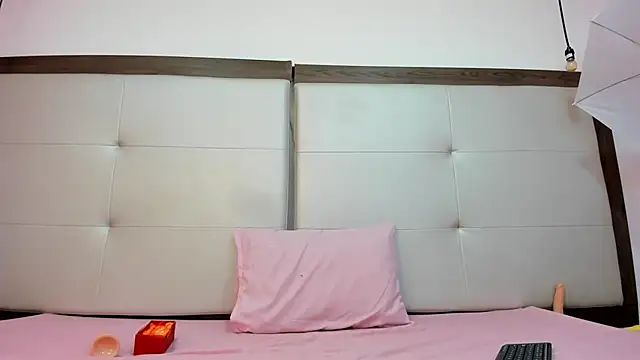 Alisson Freckles online show from February 2025 06:51:01 PM