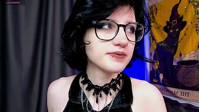 dark vamp  online show from December 2024 09:01:01 PM