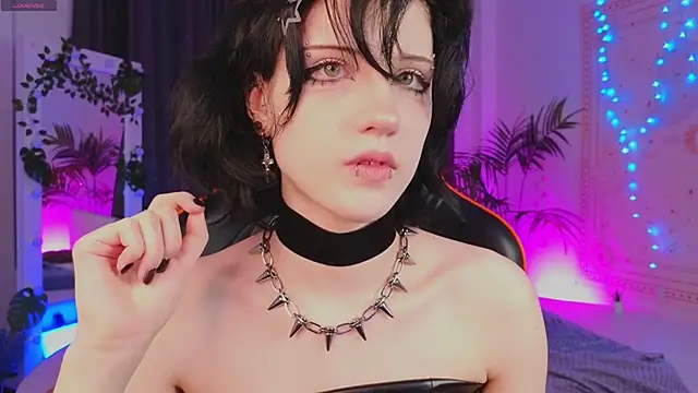 dark vamp  online show from January 2025 09:16:01 PM