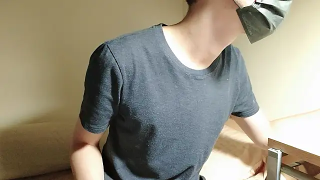 Snapshot of Yang_1069 chatting on October 2025 04:40:02 PM Yang 1069 online show from October 2025 04:40:02 PM