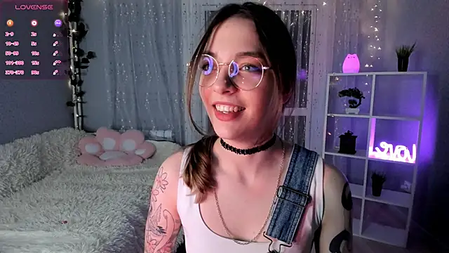 AraCopple online show from December 2024 12:51:02 AM