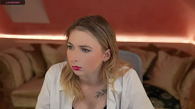 Snapshot of Inessa_Song chatting on December 2024 07:34:01 PM Inessa Song online show from December 2024 07:34:01 PM