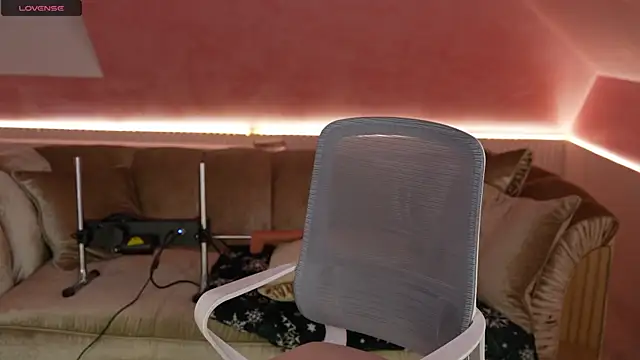 Snapshot of Inessa_Song chatting on December 2024 12:19:01 AM Inessa Song online show from December 2024 12:19:01 AM