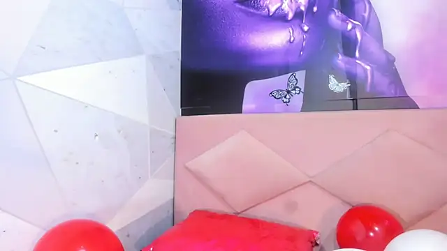 Lucy White   online show from February 2025 09:17:01 PM