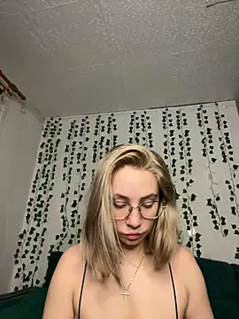 Kitty Katrine online show from March 2025 06:40:02 PM