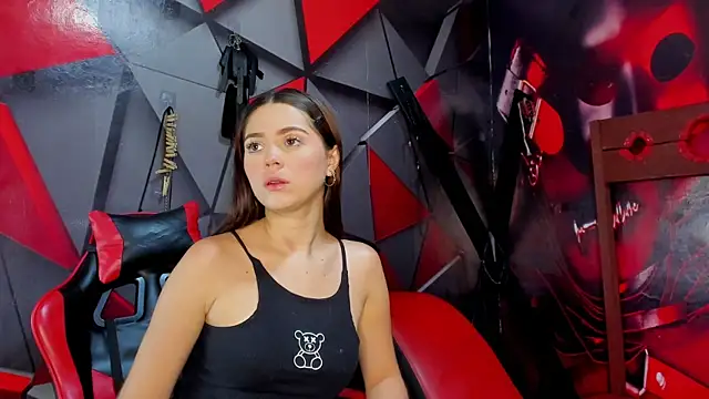 Hana and Zeta online show from November 2025 12:15:01 PM