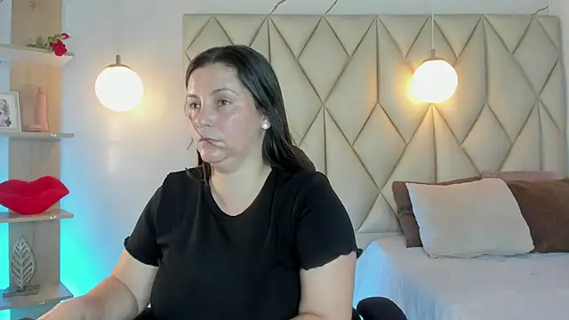 Snapshot of angelswets chatting on June 2026 02:01:01 PM angelswets online show from June 2026 02:01:01 PM