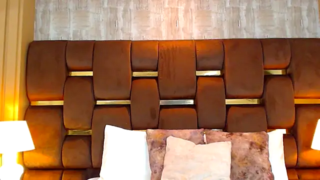 VanessaGlenn online show from October 2025 07:42:02 PM