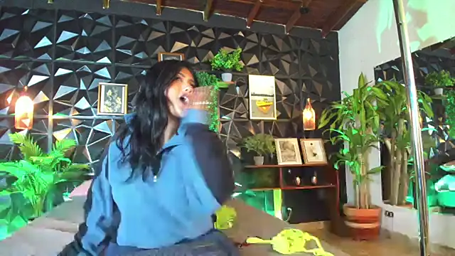 Snapshot of karla_999 chatting on March 2025 01:32:01 AM karla 999 online show from March 2025 01:32:01 AM