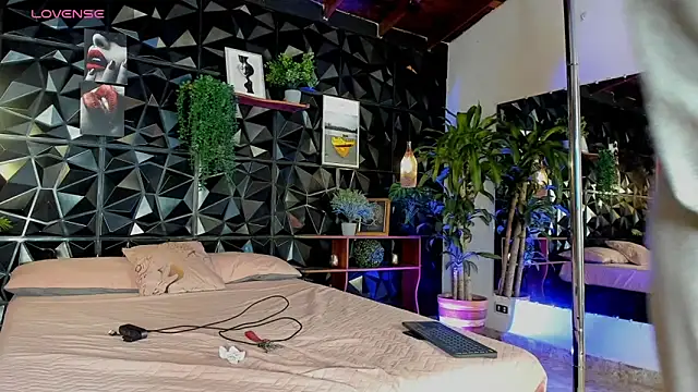 Snapshot of karla_999 chatting on October 2025 01:03:02 AM karla 999 online show from October 2025 01:03:02 AM