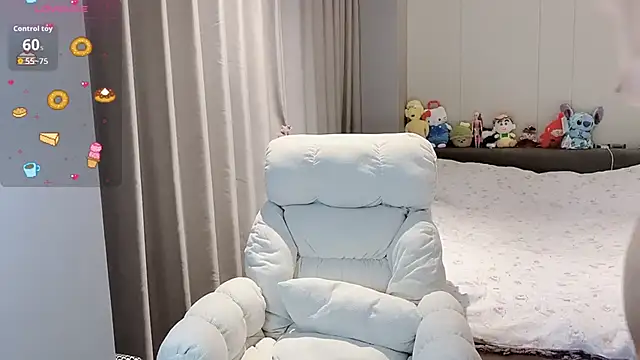 qiqi-666 online show from September 2025 11:01:01 AM