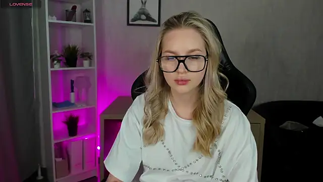 Carol  Cox online show from January 2025 01:22:01 AM