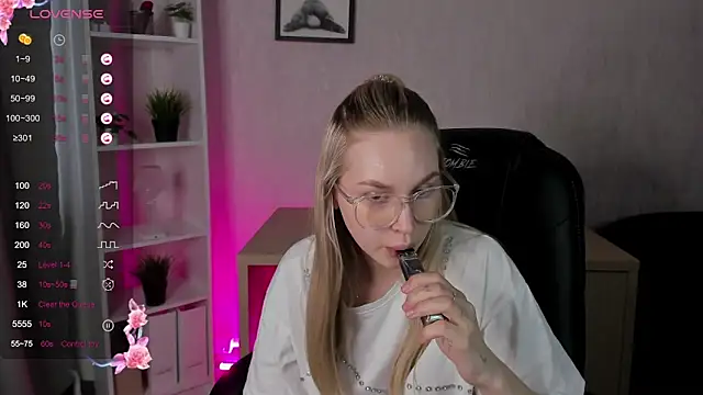 Carol  Cox online show from February 2025 07:18:01 AM