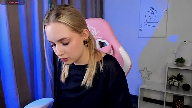 Carol  Cox online show from March 2025 12:40:02 AM