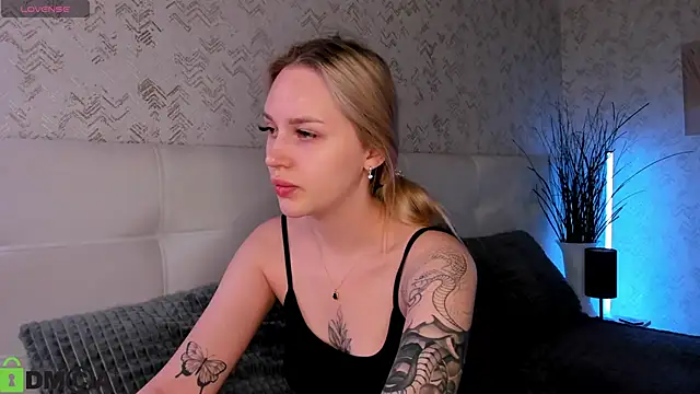 Carol  Cox online show from October 2025 10:43:02 PM