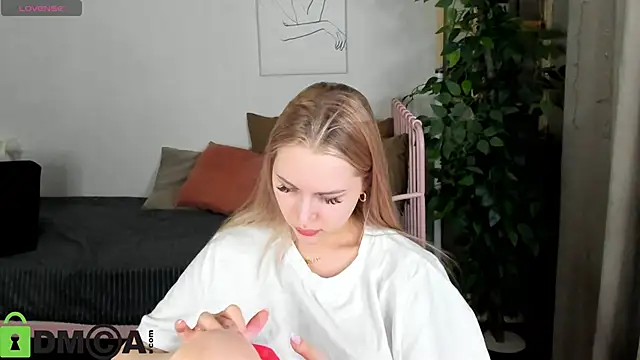 Carol  Cox online show from November 2025 10:48:01 PM