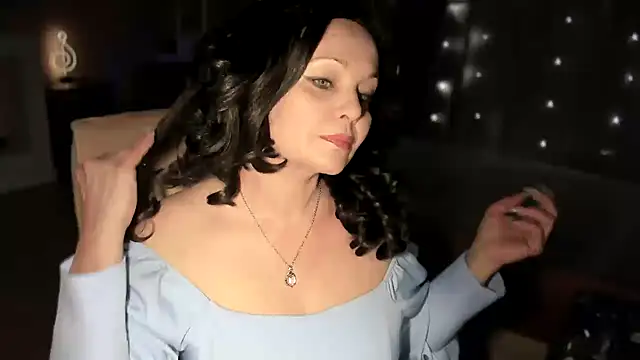 Snapshot of WitchBlueRose chatting on January 2026 04:00:01 PM WitchBlueRose online show from January 2026 04:00:01 PM